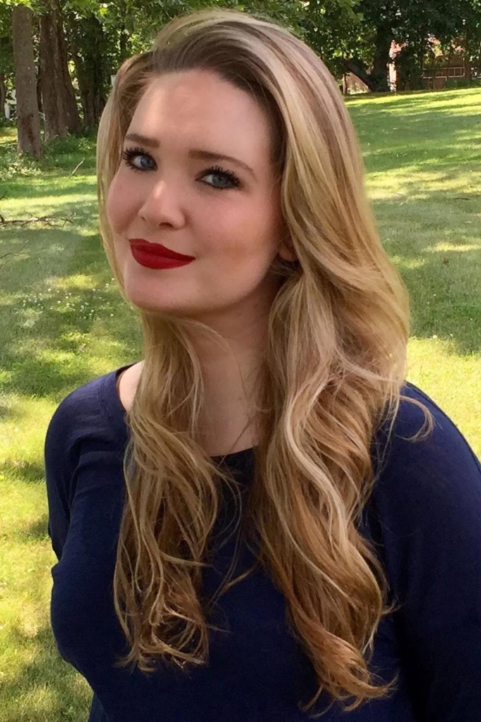 Sarah J. Maas